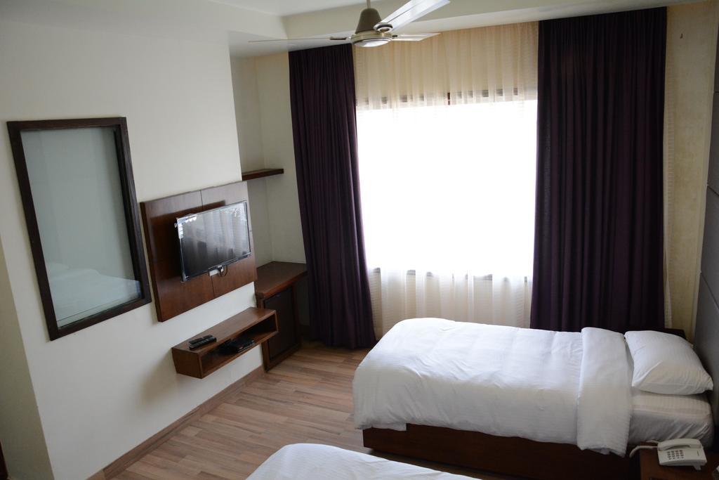 Green Hotel & Restaurant Патханкот Номер фото