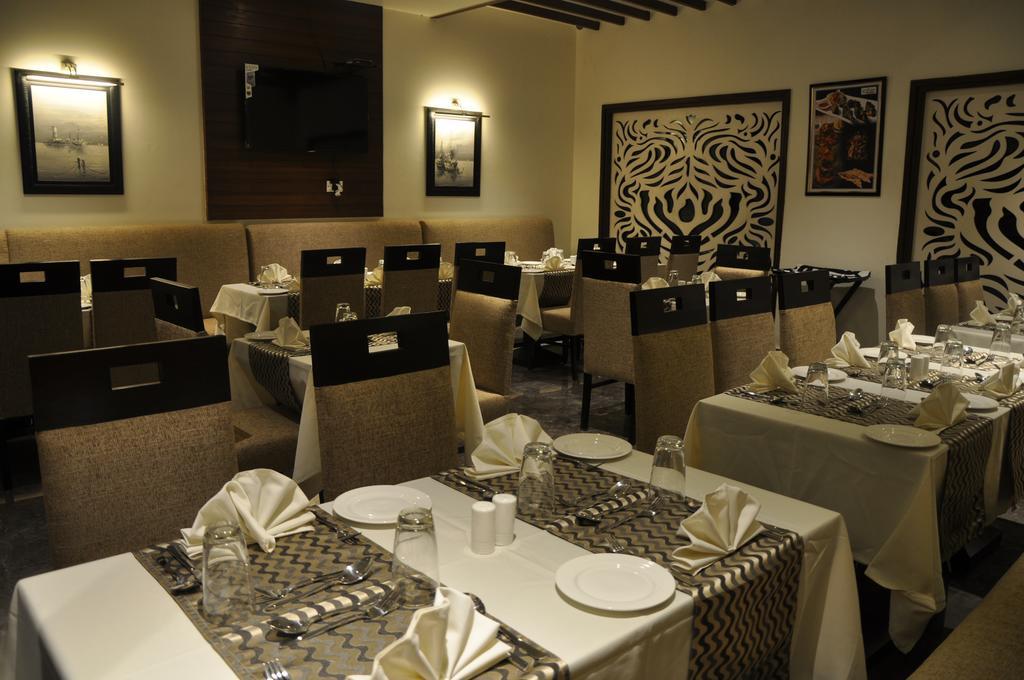 Green Hotel & Restaurant Патханкот Экстерьер фото